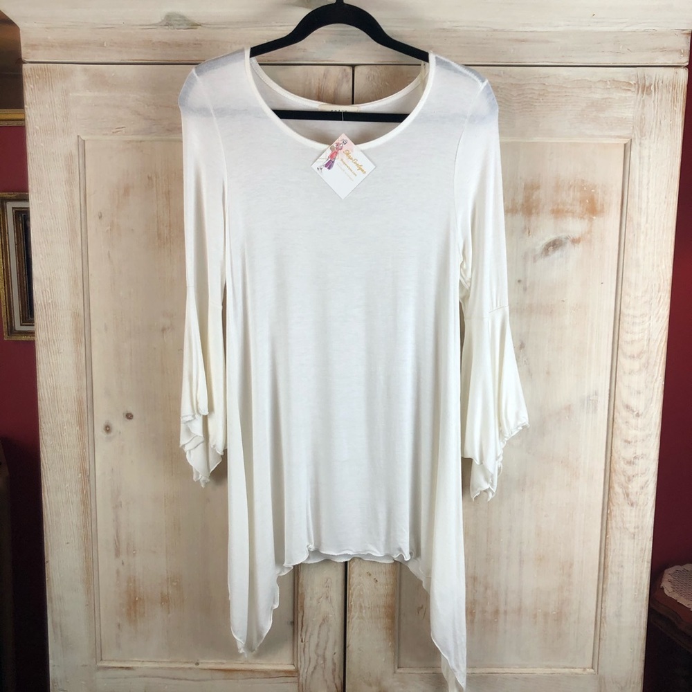NWT 🌺🌼Entro Fun & Flowy Top 🌼🌺